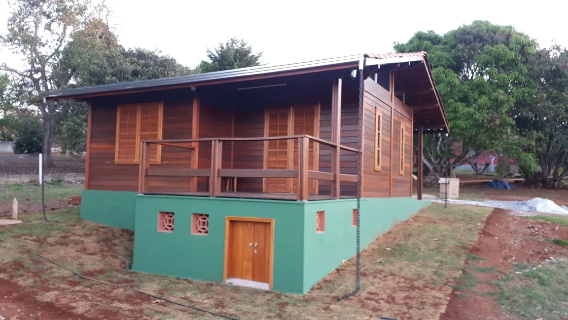 Casa com estrutura em madeira maçaranduba