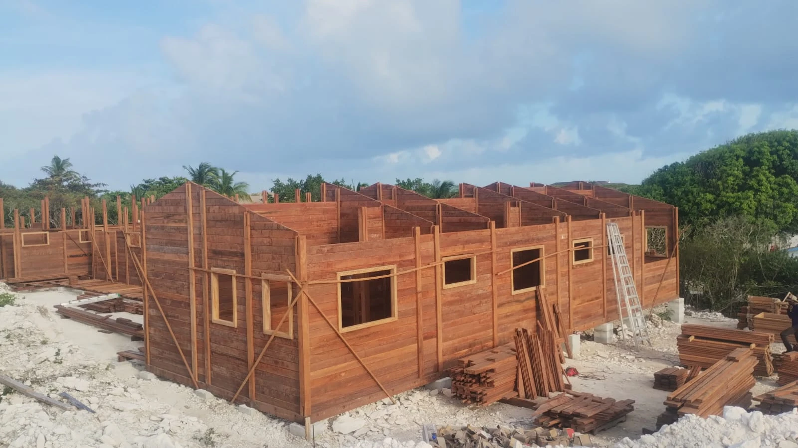 Construção de casas de madeira preço