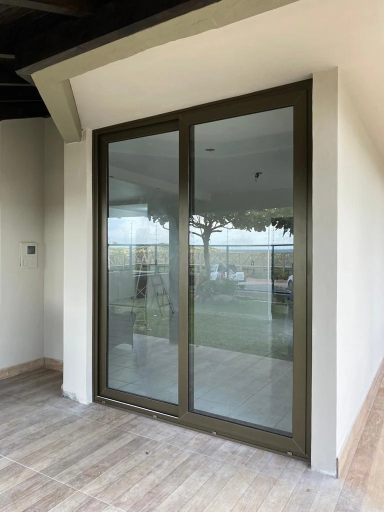 Esquadria pvc de madeira em Campinas