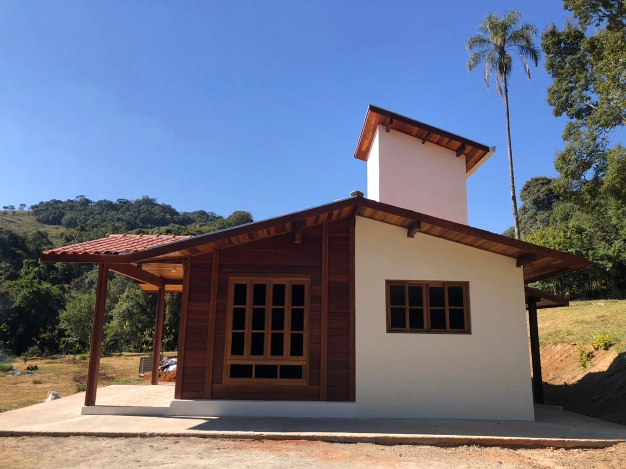 Projetos de casas de madeira de 2 quartos